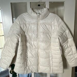 Woman’s Cream Colored Puffer Jacket - Size Large